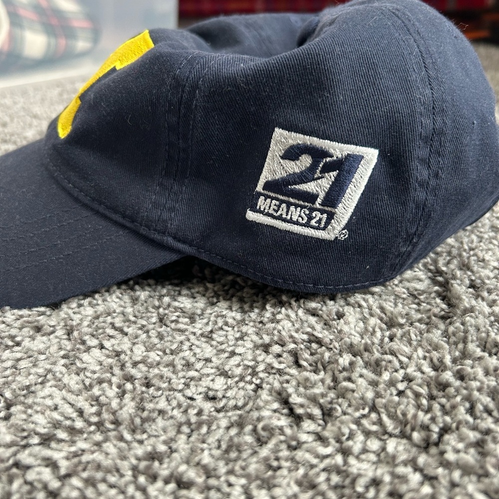 NWOT University of Michigan baseball hat - Picture 2 of 5